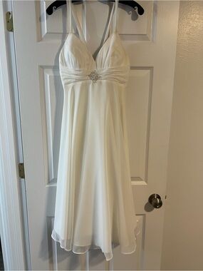 Classic Vintage Ivory Short Wedding Dress with Crystal Accent